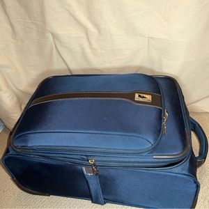 London Fog Carry On Luggage, Suitcase